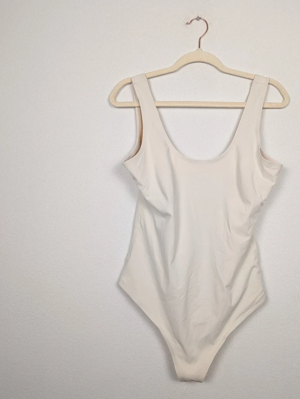 Pinsy Bodysuit XL Ivory Scoop Neck Sleeveless Stretch Shapewear Sculpting